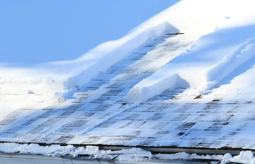 Jumta Tīrīšana no sniega pakalpojumi Latvijā